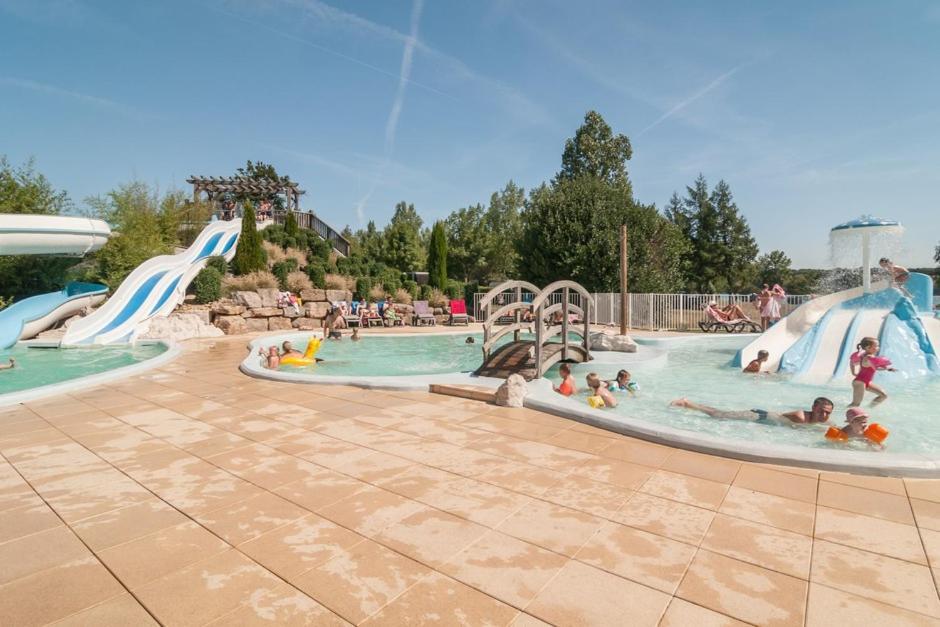 Camping Le Caussanel Hotel Canet-de-Salars Екстериор снимка