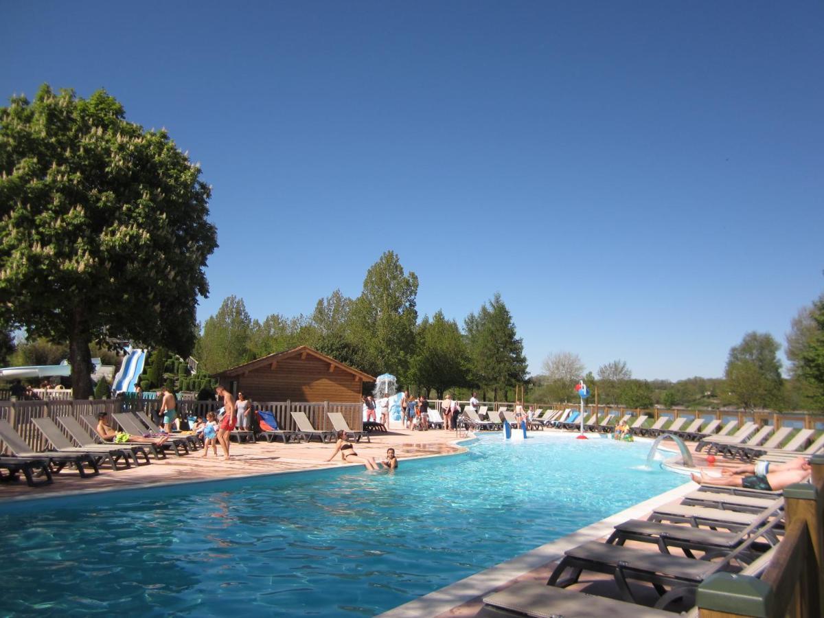 Camping Le Caussanel Hotel Canet-de-Salars Екстериор снимка
