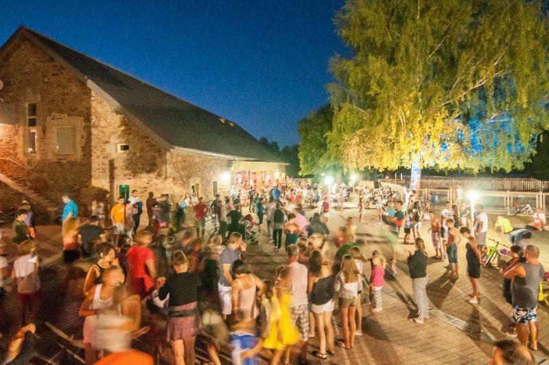 Camping Le Caussanel Hotel Canet-de-Salars Екстериор снимка